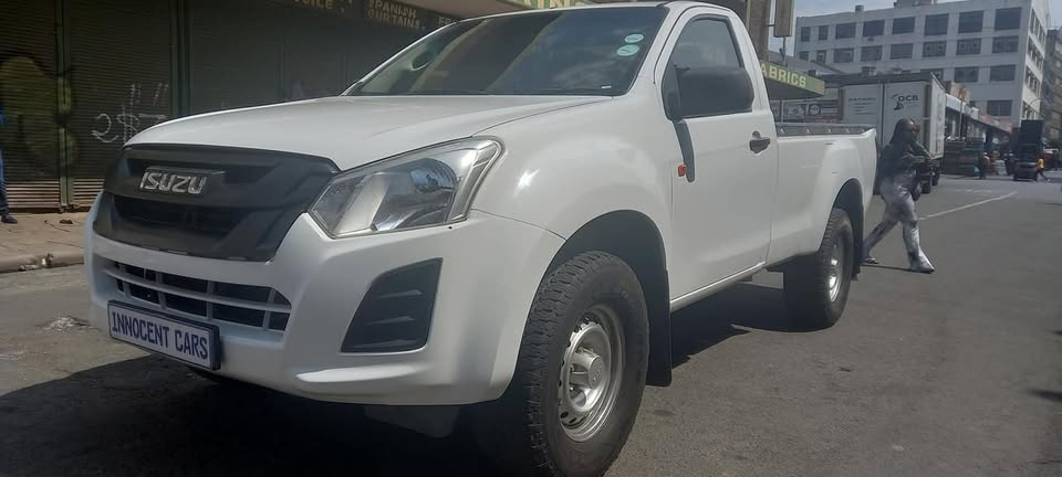 2018 ISUZU KB250 D-MAX FLEETSIDE DIESEL, MANUAL, WHITE COLOUR, MILEAGE