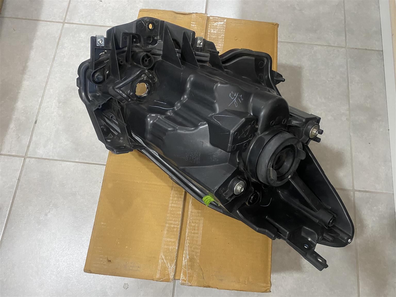 2023 SUZUKI SWIFT HEADLIGHT LEFT SIDE FOR SALE. IN PRISTINE CONDITION - Private Seller 2023 SUZUKI SWIFT HEADLIGHT LEFT SIDE FOR SALE. IN PRISTINE CONDITION - Private Seller