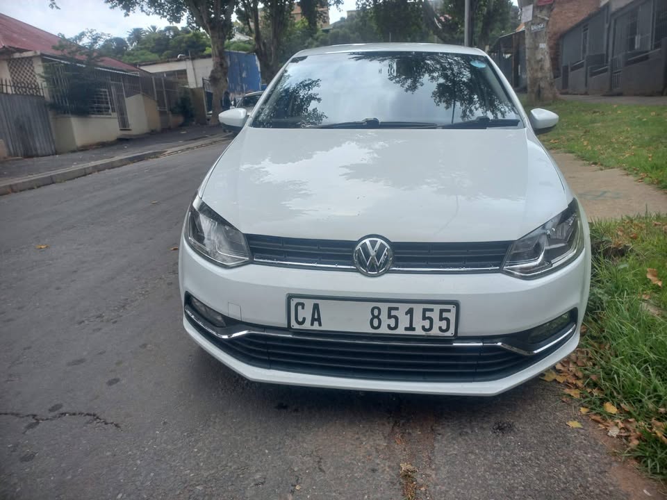 2015 VW POLO 6 Tsi Hatchback 1.2 Petrol. Manual, White Color, Mileage 84000km