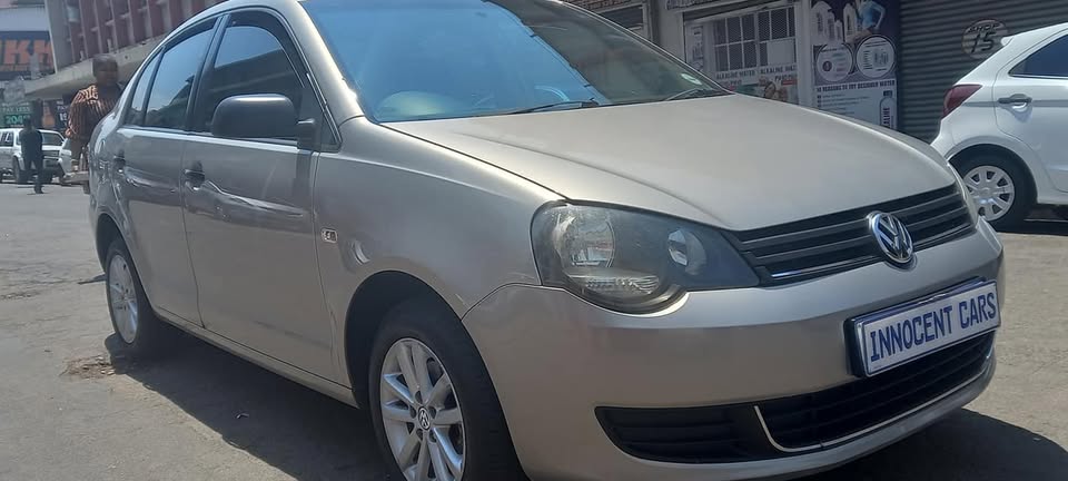 2014 VW POLO VIVO 1.6 SEDAN, MANUAL TRANSMISSION, GOLD COLOUR, MILEAGE