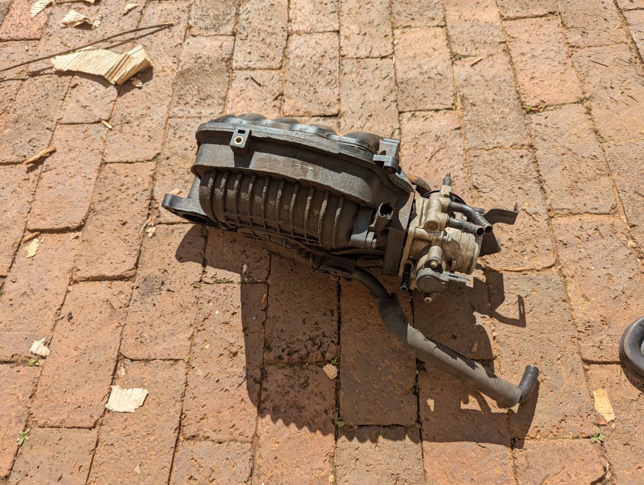 Hyundai i20 manifold 2012 model available for sale. - Private Seller