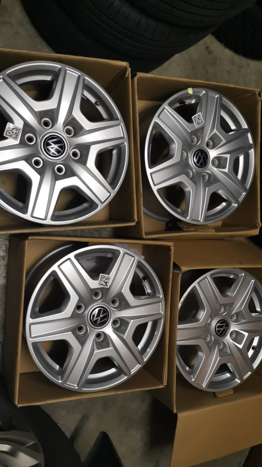 17inch VW Amarok original 6holes brand new mags,will fit Ford Ranger. - Private Seller 17inch VW Amarok original 6holes brand new mags,will fit Ford Ranger. - Private Seller