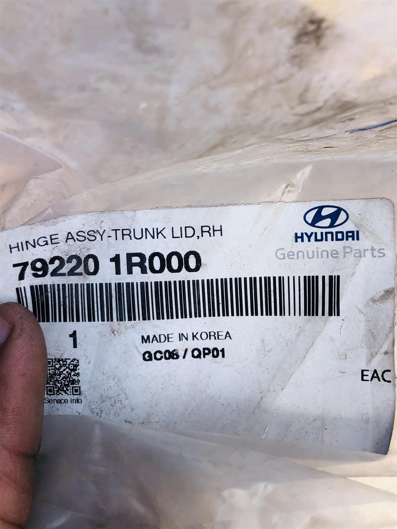 Hyundai Accent bootlid hinges - Private Seller