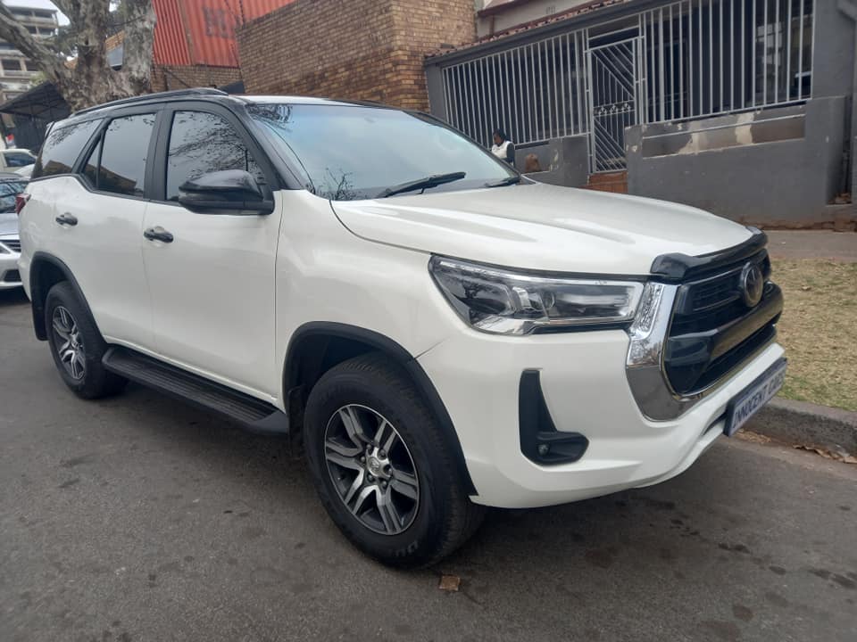 2016 TOYOTA FORTUNER 2.8 GD6 ENGINE DIESEL, D/C, AUTOMATIC 4X4, WHITE COLOR, 78,000KMS