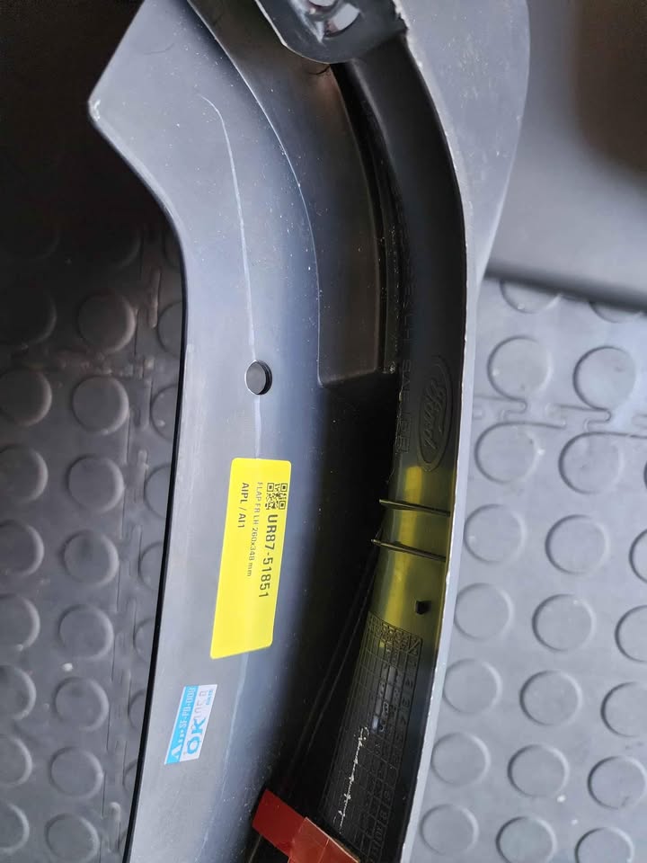 MAZDA BT50 / RANGER T5 ORIGINAL FRONT MUDFLAPS - 2002-09 - Private Seller