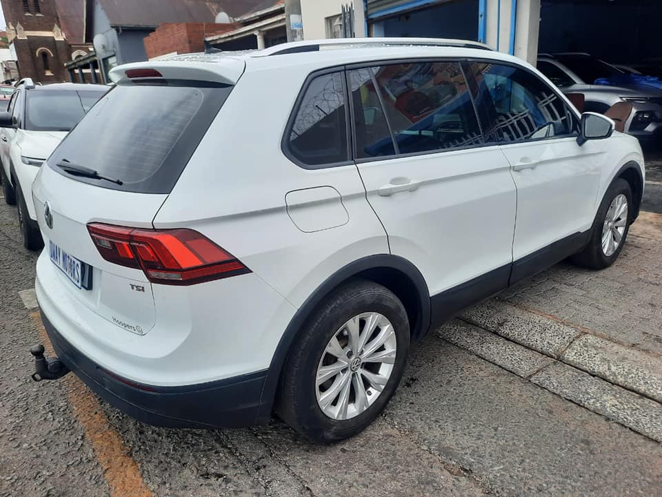 2024 Renault Kiger 1.0 SUV Easy-R with a Nice interior seat Reserves Camera and Service book