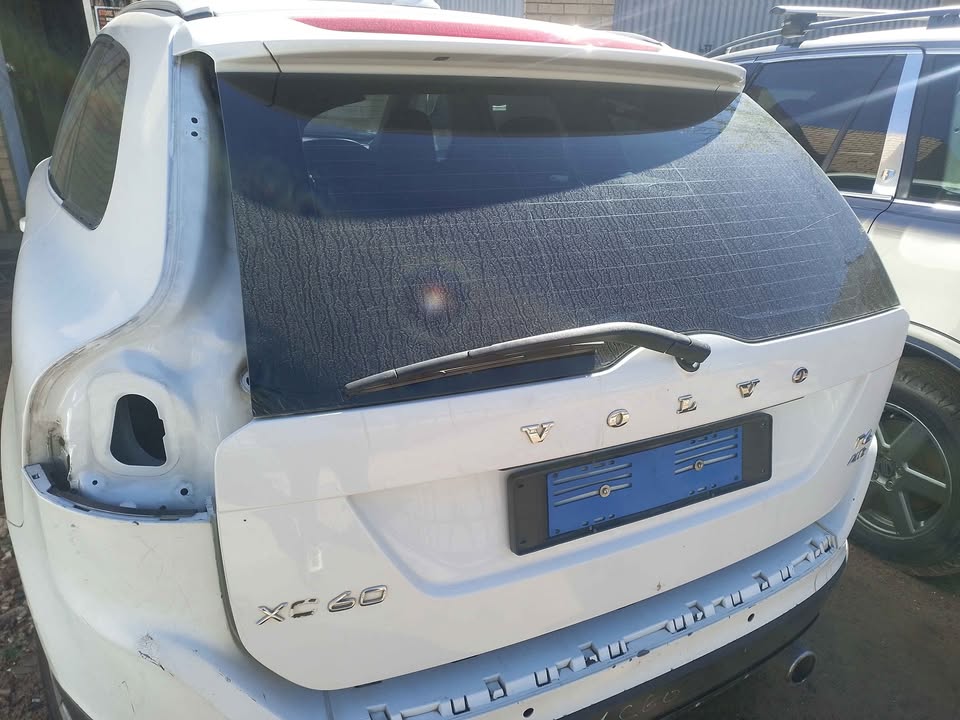 VOLVO XC60 2012 TAILGATE FOR SALE °¦°DELIVERY AVAILABLE COUNTRY WIDE°¦° - Private Seller VOLVO XC60 2012 TAILGATE FOR SALE °¦°DELIVERY AVAILABLE COUNTRY WIDE°¦° - Private Seller