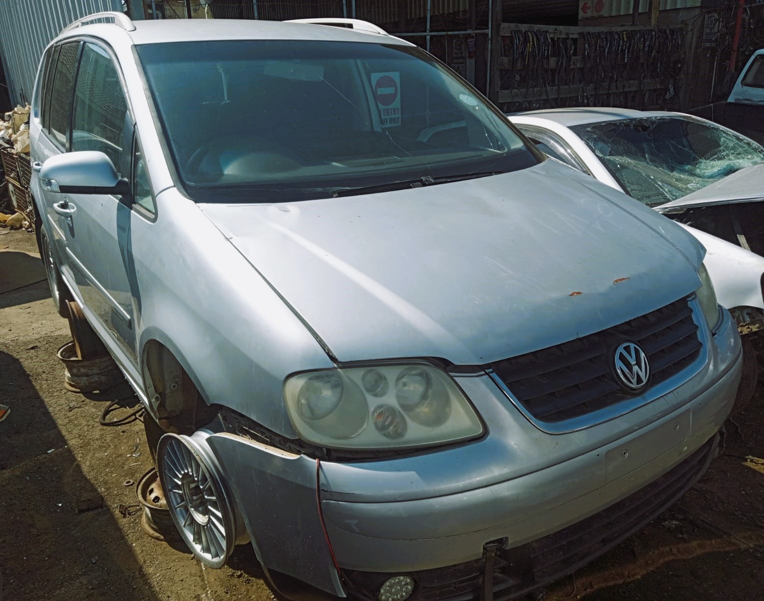 2005 VW Touran 2.0 LFSI – Stripping for Spares