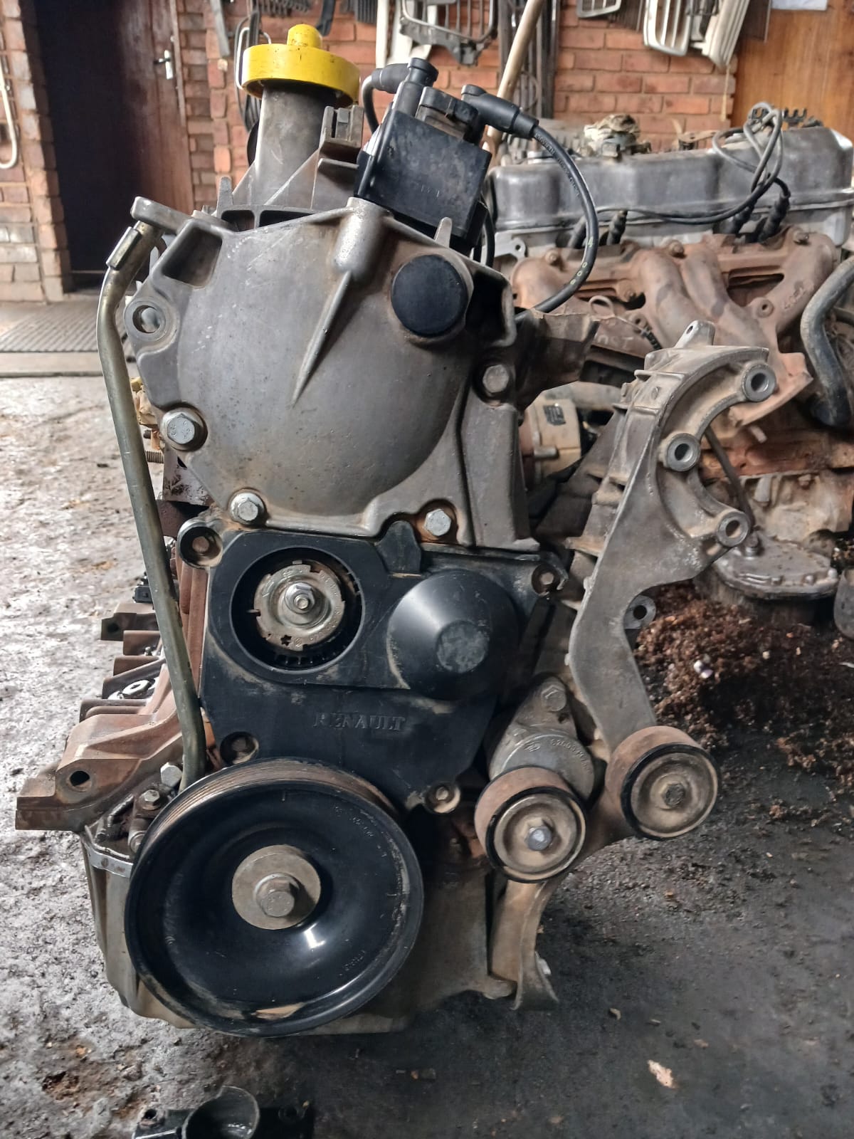 RENAULT SANDERO 8 VALVE K7MF TYPE ENGINE HEAD BLOCK & SUMP FOR SALE - Private Seller RENAULT SANDERO 8 VALVE K7MF TYPE ENGINE HEAD BLOCK & SUMP FOR SALE - Private Seller
