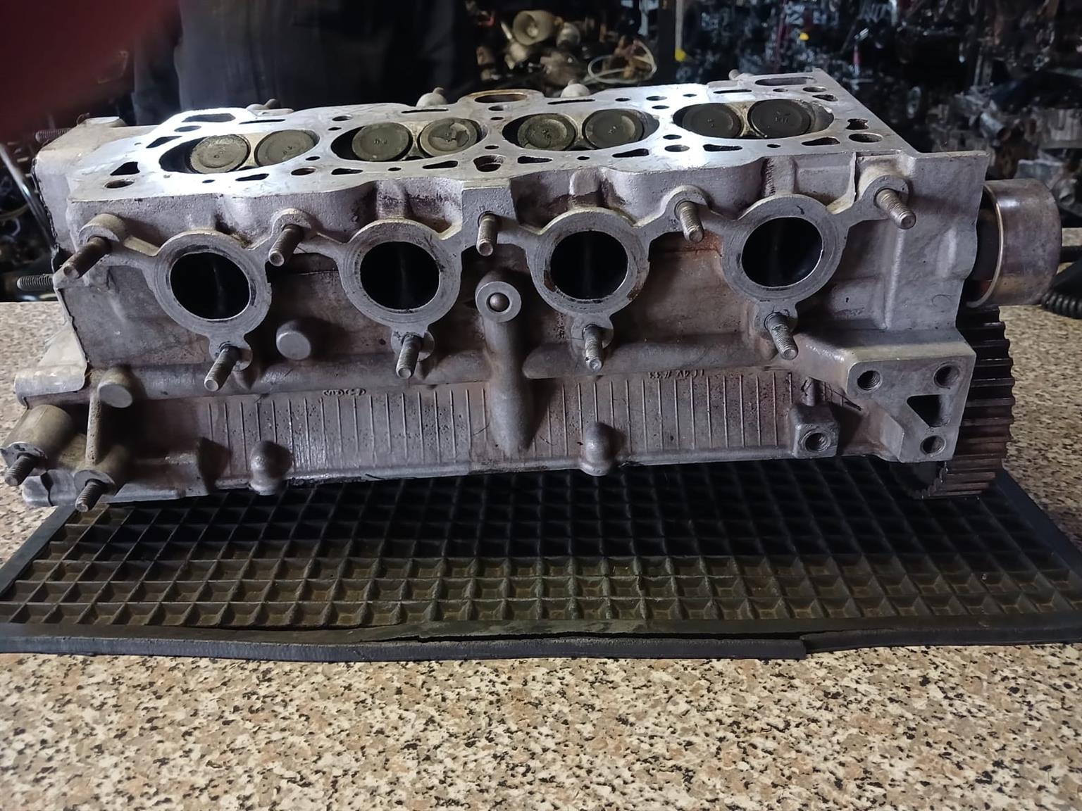 Hyundai Gets cylinderhead for sale - Private Seller