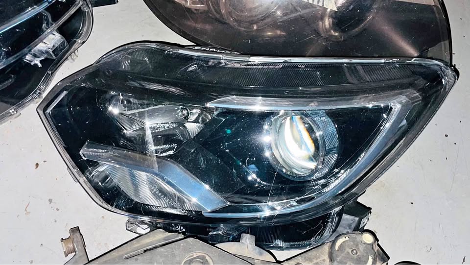 Renault Triber headlight 2020 - Private Seller Renault Triber headlight 2020 - Private Seller