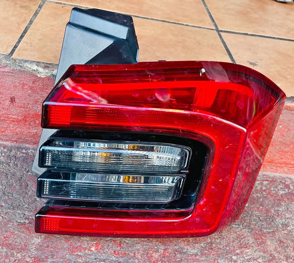 Chery Tiggo 4 Pro taillight - Private Seller Chery Tiggo 4 Pro taillight - Private Seller