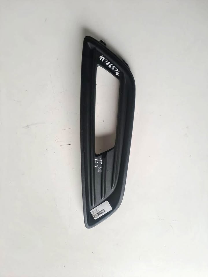 Ford Focus 2015-2017 Spot Cover - Private Seller Ford Focus 2015-2017 Spot Cover - Private Seller