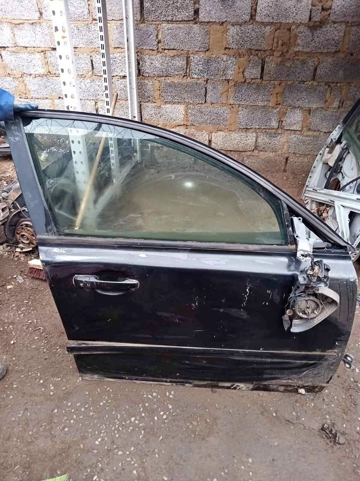 Volvo S40 right front door