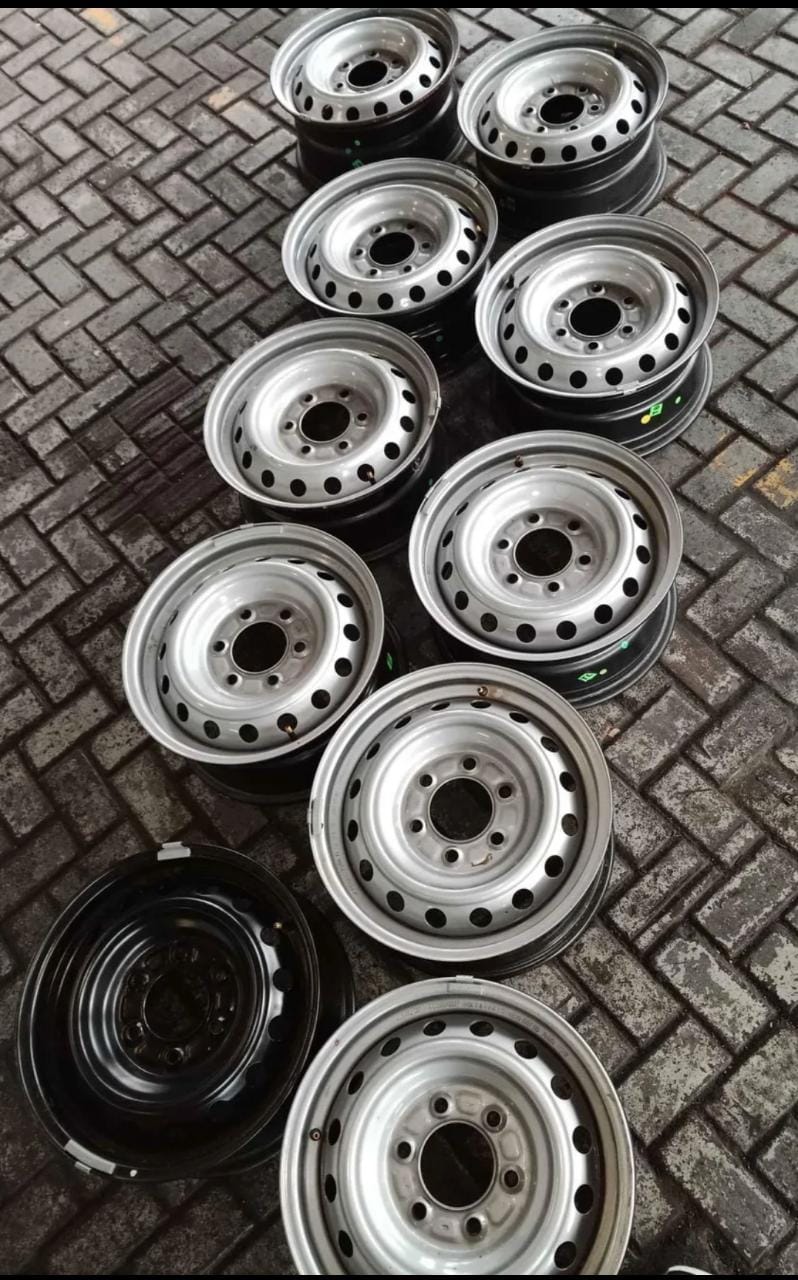 Spare wheel for Toyota,Ford,Isuzu,GMW BAKKIES from 16inches to 18, from - Private Seller Spare wheel for Toyota,Ford,Isuzu,GMW BAKKIES from 16inches to 18, from - Private Seller
