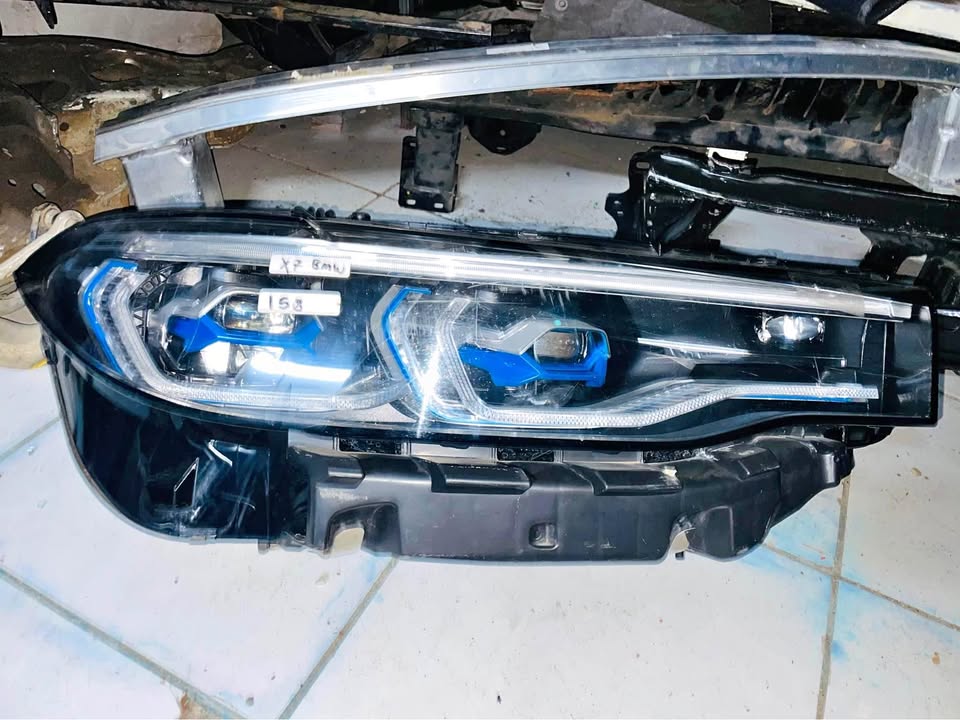 BMW G07 X7 headlight 2018/22 - Private Seller BMW G07 X7 headlight 2018/22 - Private Seller