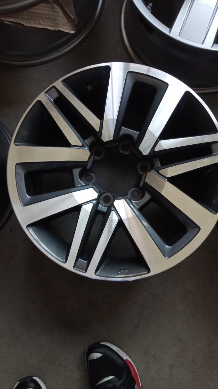 18" Toyota Hilux/Fortuner original mag to use for sprae wheel - Private Seller 18" Toyota Hilux/Fortuner original mag to use for sprae wheel - Private Seller