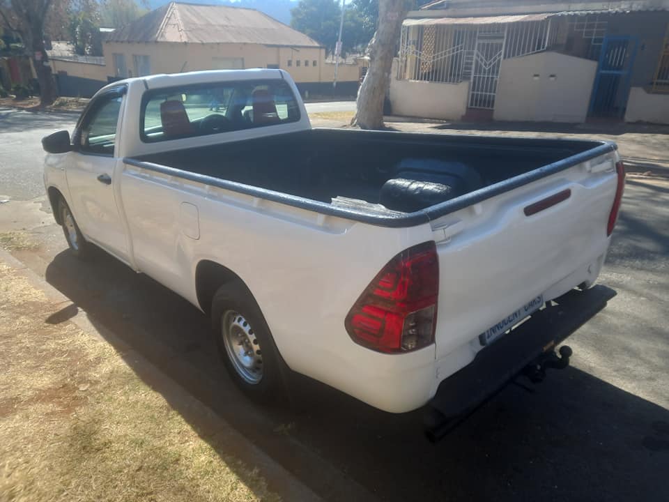 2018 TOYOTA HILUX 2.4 GD6 DIESEL ENGINE, MANUAL SINGLE CAB, WHITE COLOR, MILEAGE