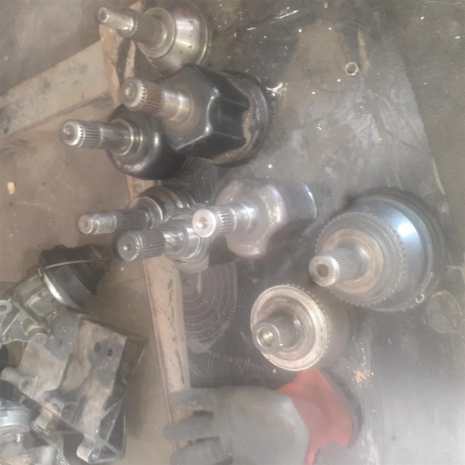 VOLVO S80 2006/XC90 2014 TOP ENGINE MOUNTING FOR SALE (DELIVERY AVAILABLE) - Private Seller
