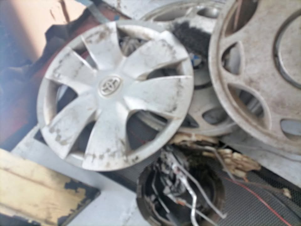 TOYOTA WHEEL CAP - Private Seller TOYOTA WHEEL CAP - Private Seller