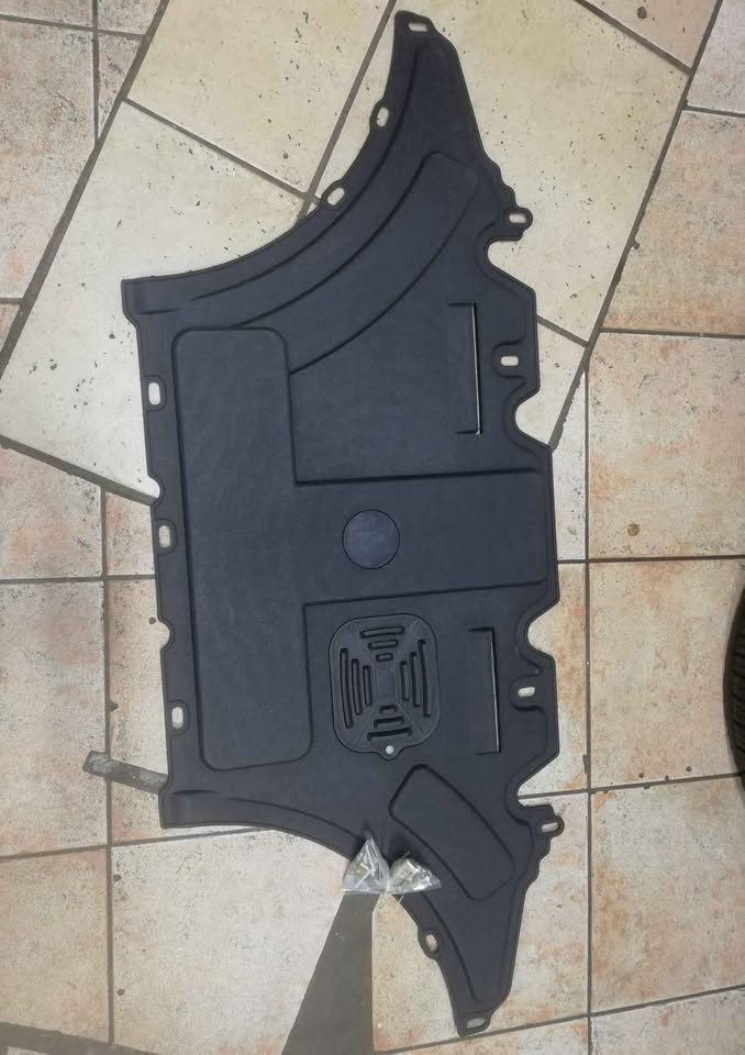 Brand New AUDI A4 A5 splash cover