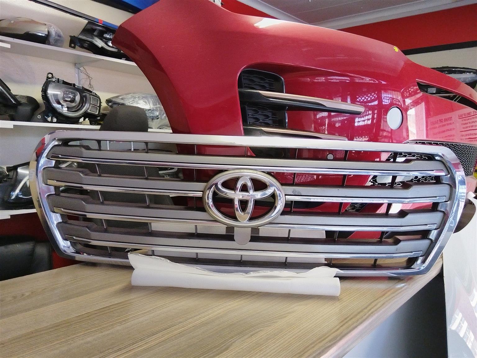 2016 TOYOTA LAND CRUISER MAIN GRILL AVAILABLE FOR SALE - Private Seller 2016 TOYOTA LAND CRUISER MAIN GRILL AVAILABLE FOR SALE - Private Seller