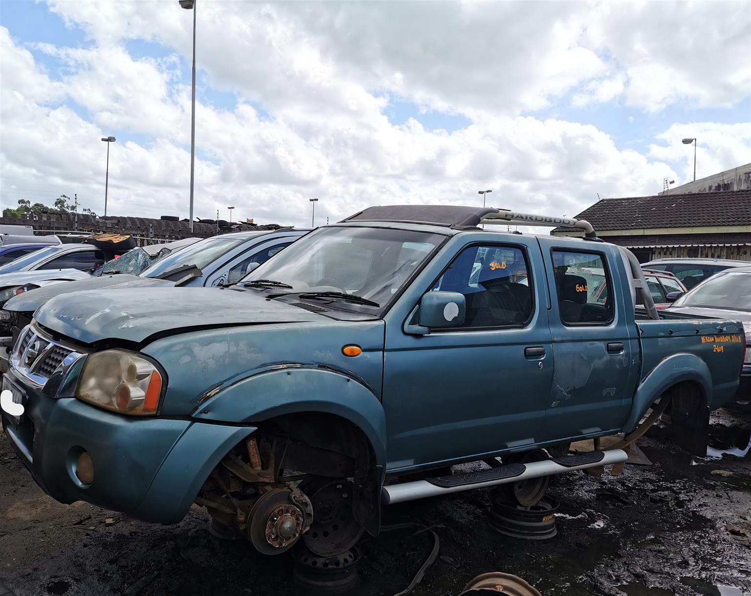 Nissan Hardbody 2.4 D/Cab – Stripping for Spares