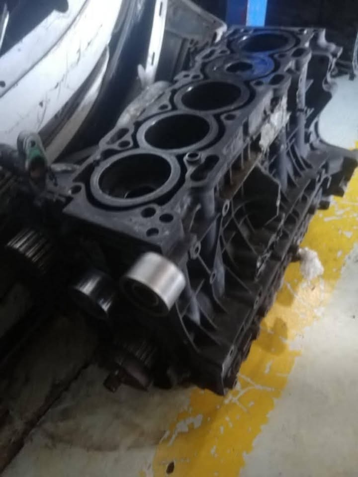 Volvo S40 D5 2007 sub assembly