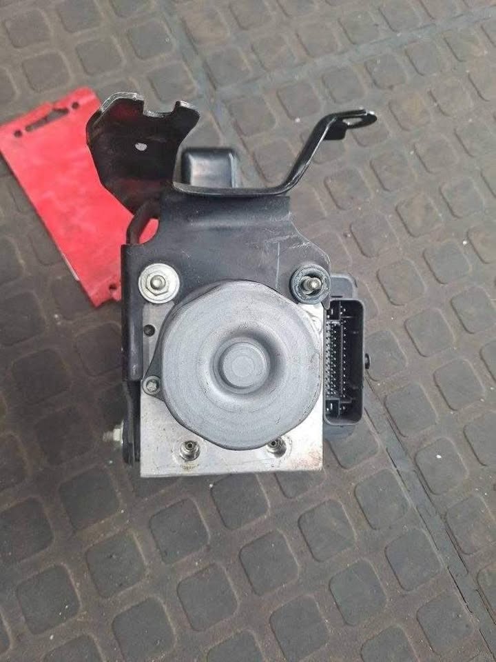 FORD RANGER ABS pump/modulator/control Unit AB31-2C219-AD - Private Seller