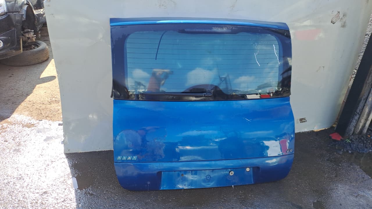 1998 Fiat Multipla Tailgate Complete Used for sale used - Private Seller 1998 Fiat Multipla Tailgate Complete Used for sale used - Private Seller