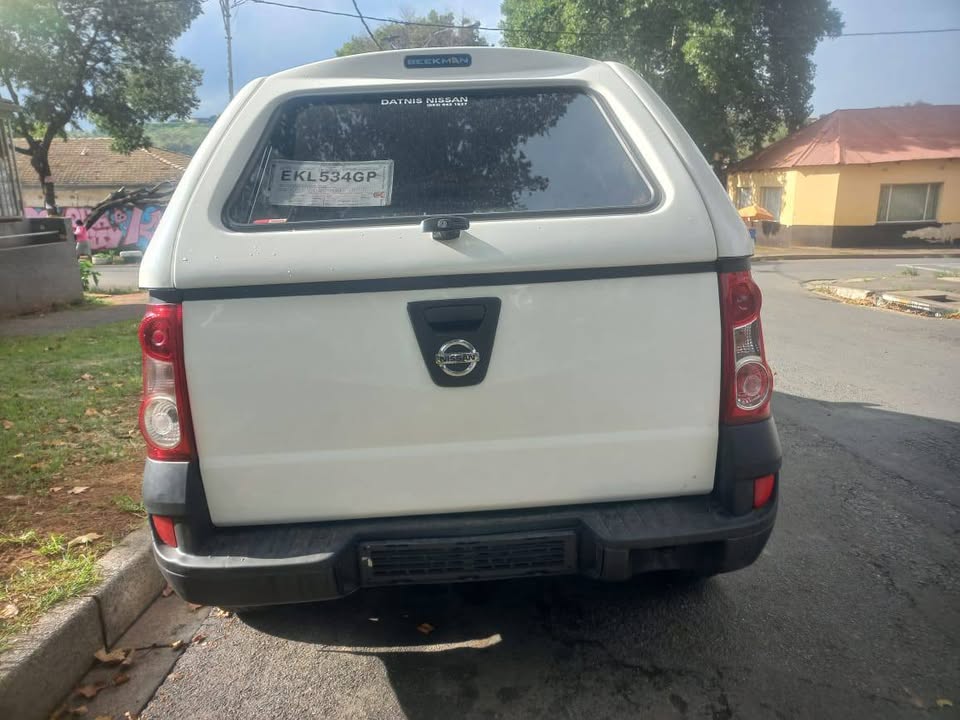 2021 Nissan Np200 bakkie 1.6 Petrol, Manual, White Color, Mileage 32000kms CANOPY.