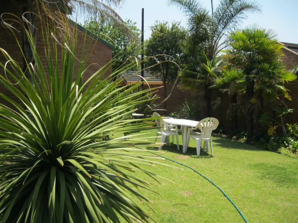 ROOMS TO LET Menlyn Guesthouse 