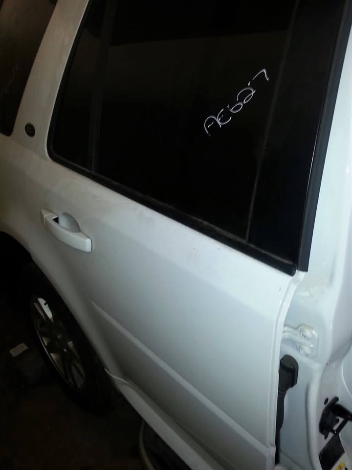 Land Rover Freelander 2 Rear Doors for sale | AUTO EZI - Private Seller