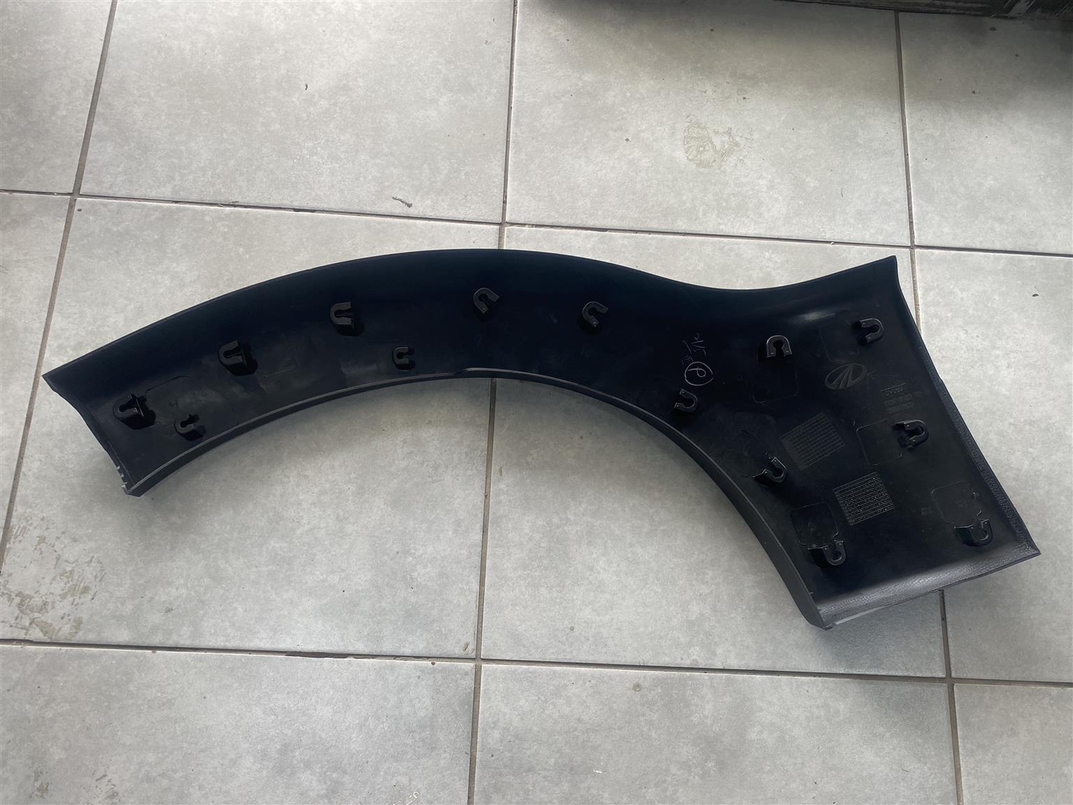 2024 MAHINDRA PIK UP RIGHT FRONT FENDER ARCH MOULDING FOR SALE. BRAND NEW - Private Seller