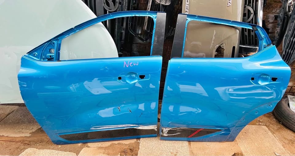 Renault Kiger left doors - Private Seller Renault Kiger left doors - Private Seller