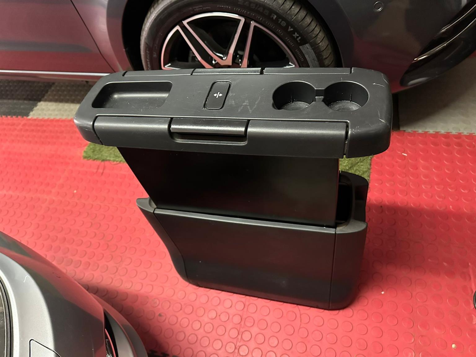 Mercedes W447 V-Class Center Console with Fridge – Luxury Upgrade
