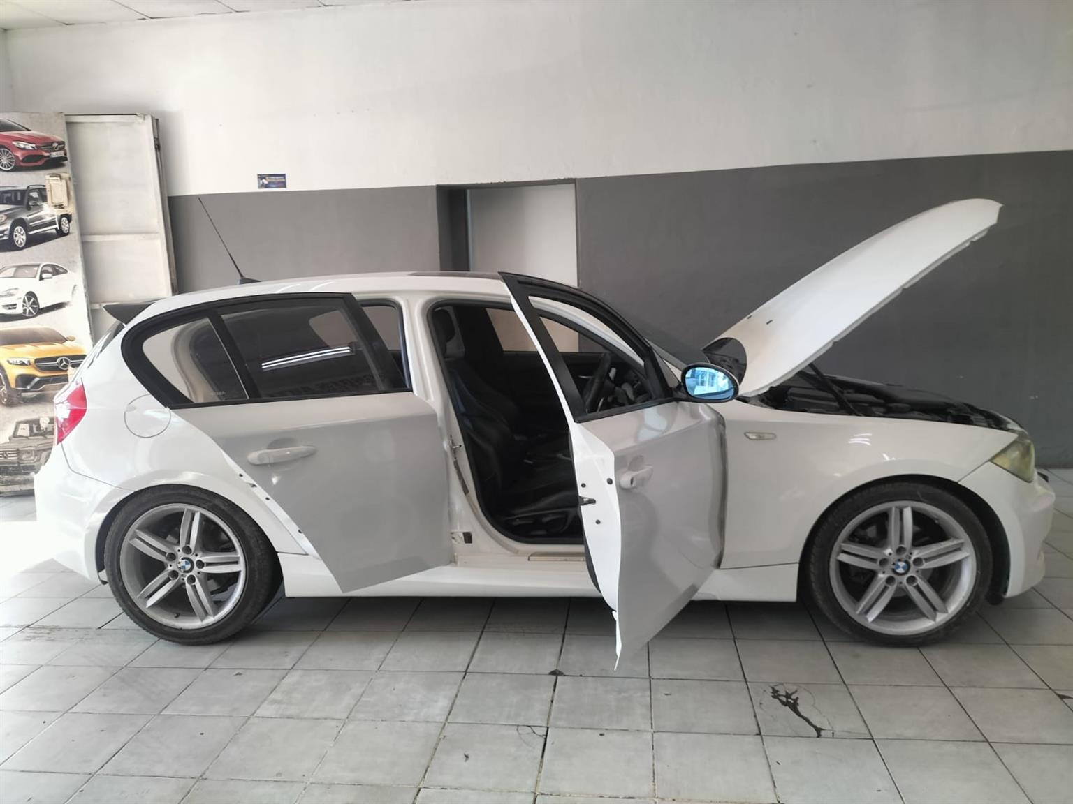 2009 BMW E87 120i MSPORT ,MANUAL PETROL ,SUNROOF 110.000KM