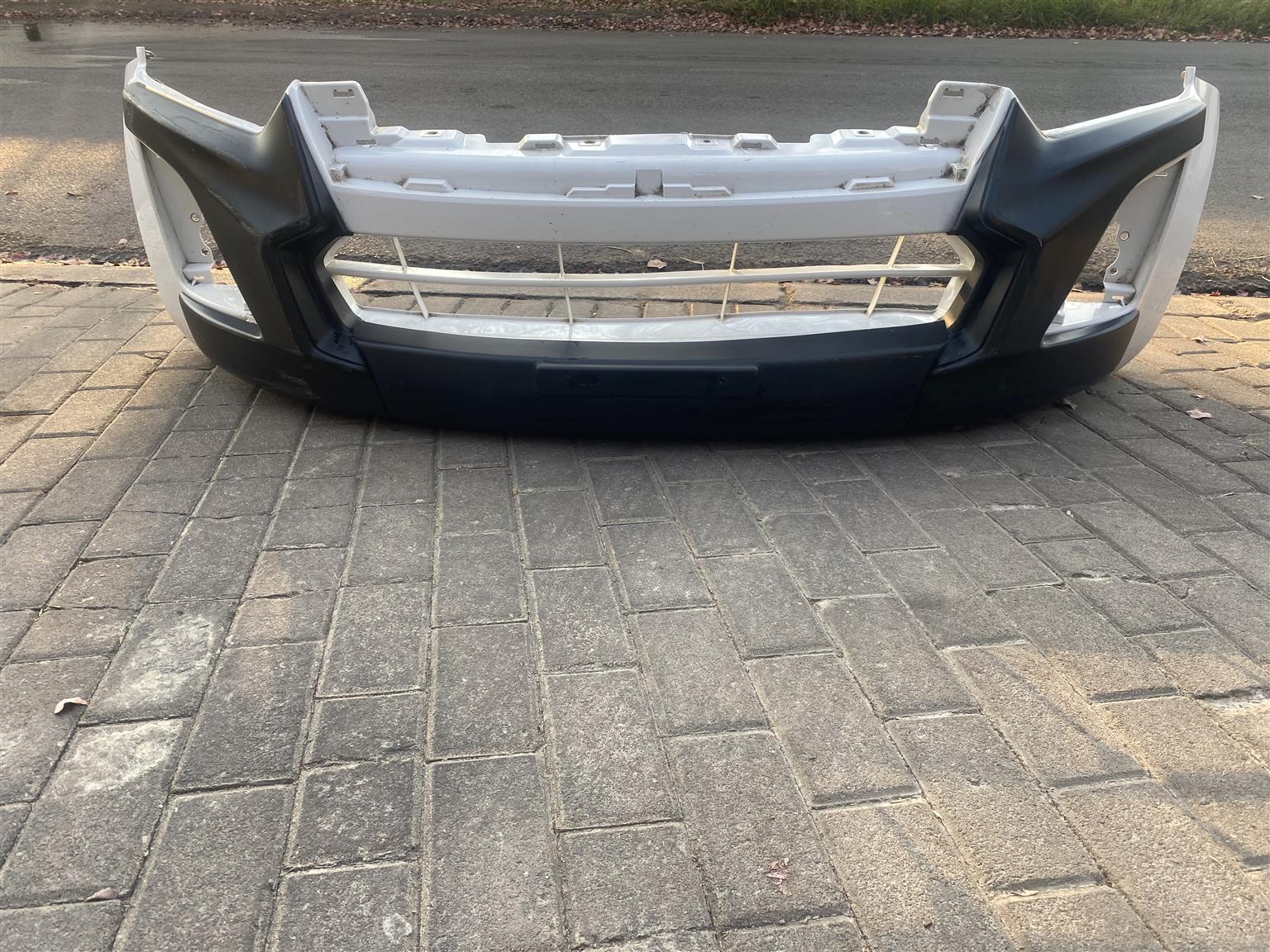 2020 ISUZU D-MAX 250 FRONT BUMPER FOR SALE. IN EXCELLENT CONDITION - Private Seller