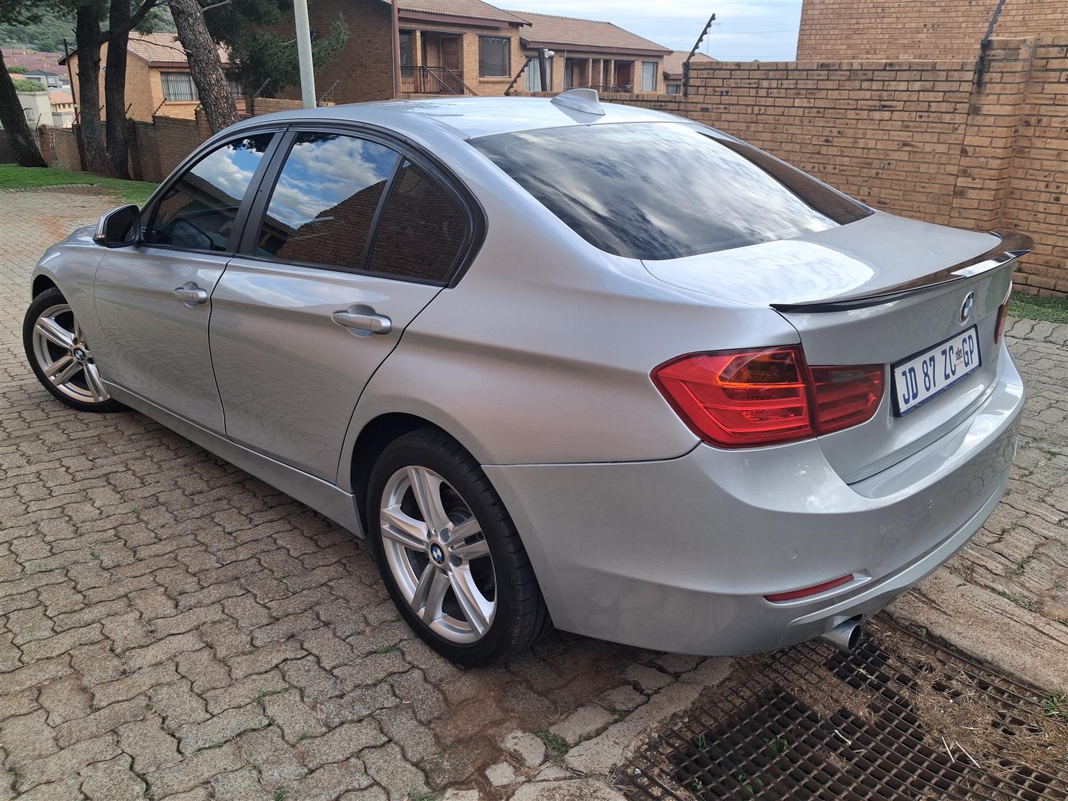 Used 2013 BMW 3 Series 320d auto - Private Seller