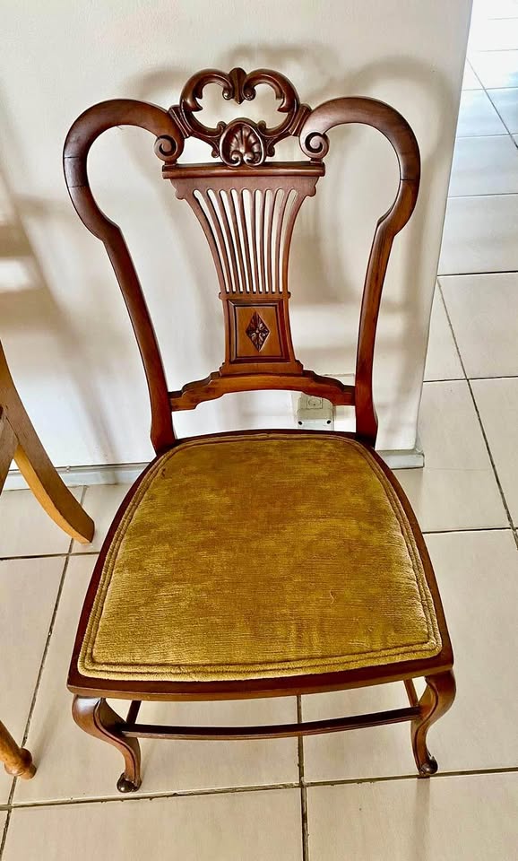Antique Late Victorian side chair Antique Late Victorian side chair