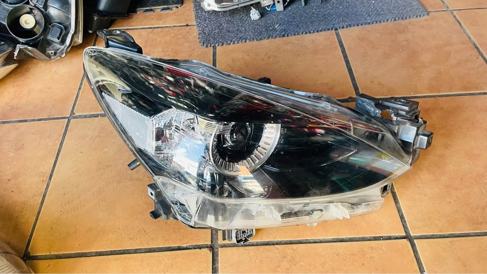 Mazda 2 headlight