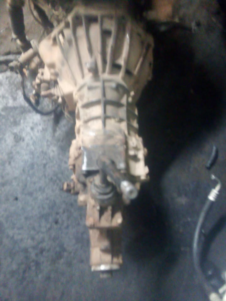 TOYOTA 2KD FLOOR GEARBOX FOR SALE - Private Seller TOYOTA 2KD FLOOR GEARBOX FOR SALE - Private Seller