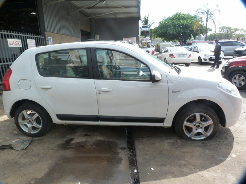 Renault Sandero 1.6 Dynamique Manual White - 2011 STRIPPING FOR SPARES - Private Seller Renault Sandero 1.6 Dynamique Manual White - 2011 STRIPPING FOR SPARES - Private Seller