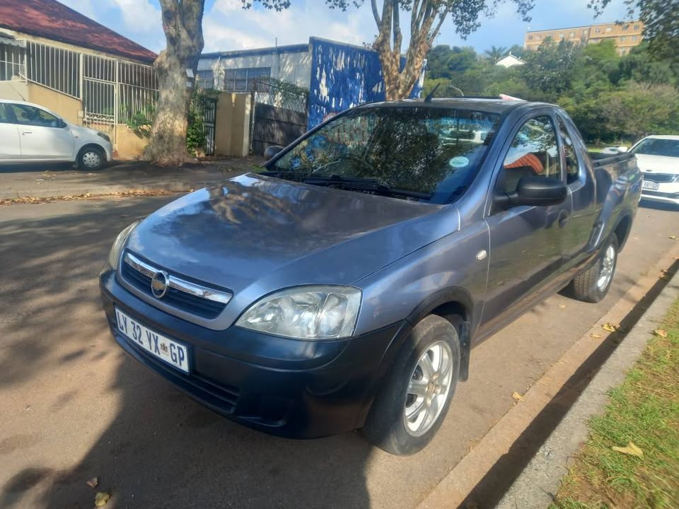 2011 Opel Corsa Bakkie 1.4 Petrol, Manual, Grey . Spare key