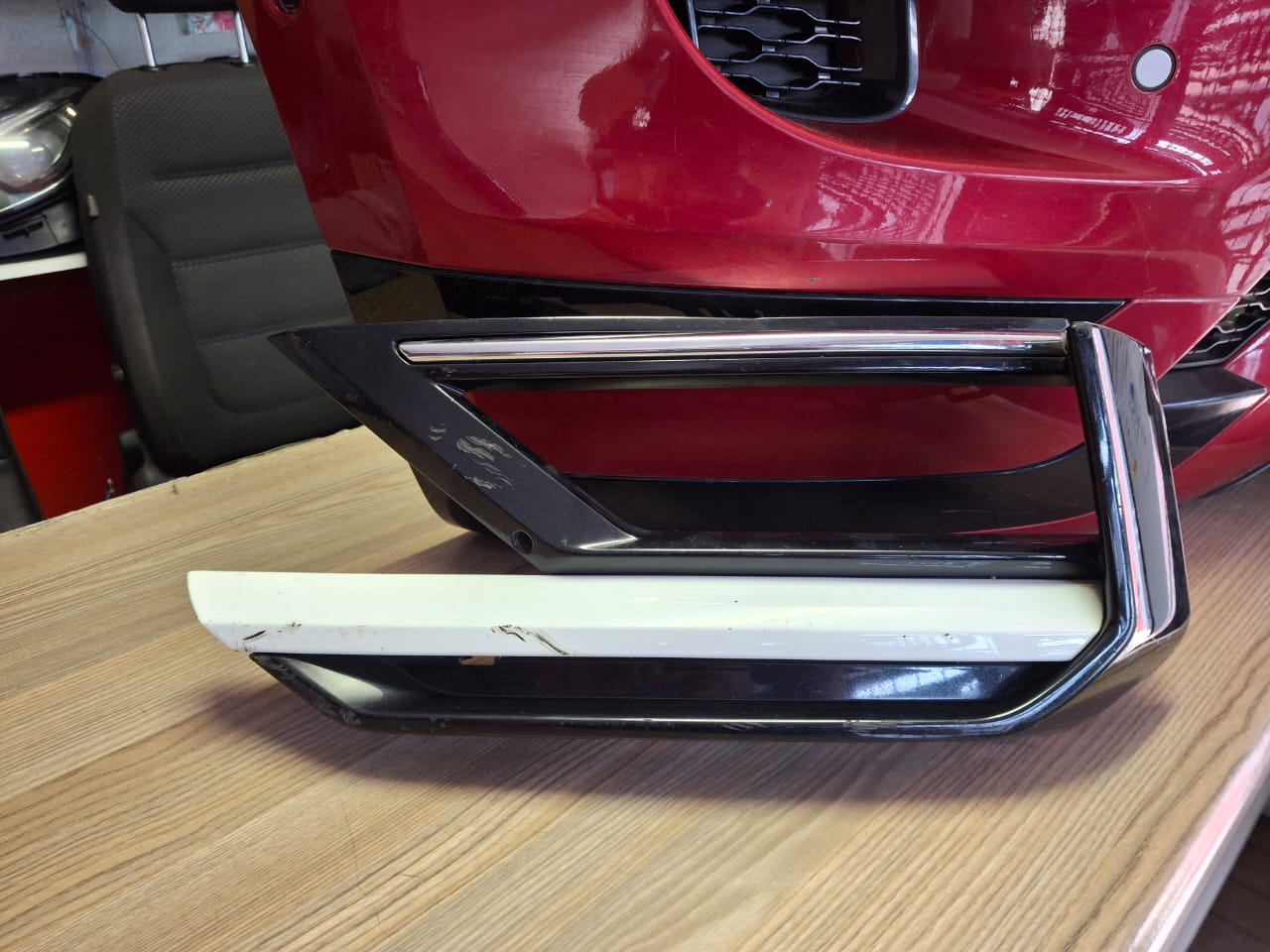 2019 VW TIGUAN FOGLIGHT COVER LEFTSIDE FOR SALE IN EXCELLENT CONDITION - Private Seller