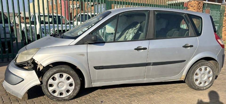 Renault Scenic II 1.6 Stripping For Spare Parts - Private Seller Renault Scenic II 1.6 Stripping For Spare Parts - Private Seller