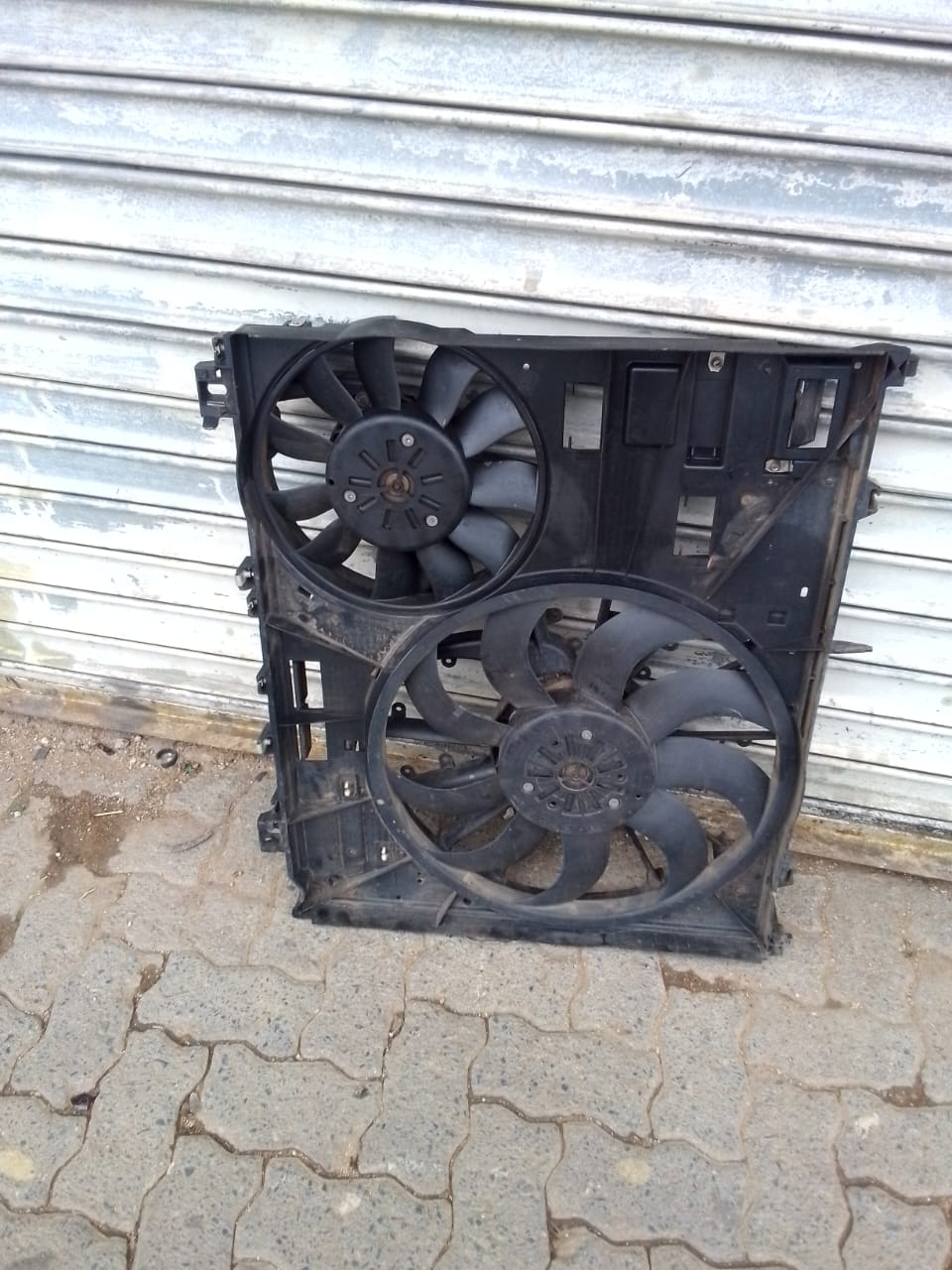 (2014-2018) RANGE ROVER VOQUE FANS FOR SALE - Private Seller (2014-2018) RANGE ROVER VOQUE FANS FOR SALE - Private Seller