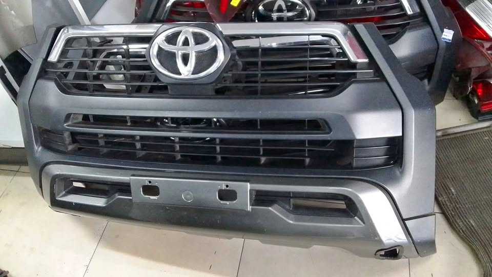 TOYOTA HILUX GD6 GRILL - Private Seller TOYOTA HILUX GD6 GRILL - Private Seller