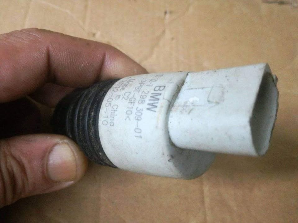 BMW windscreen washer pump - Private Seller BMW windscreen washer pump - Private Seller