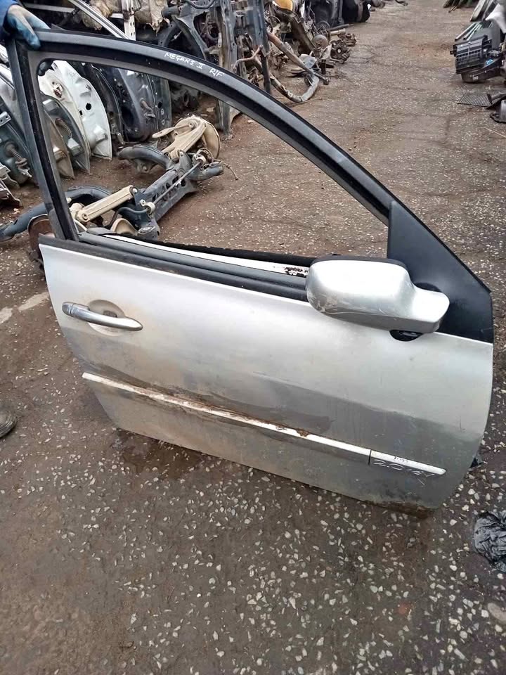 Renault megane 2 right front door